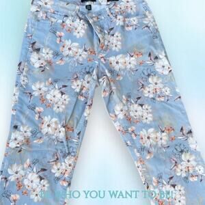 Nine West Chrystie blue floral capris, women's size 12